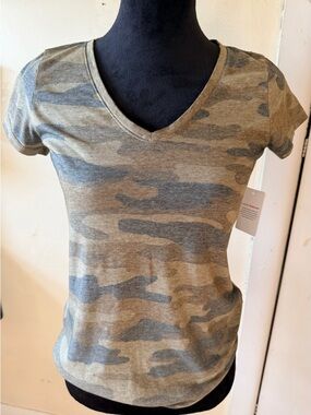 NWT- Lucky Brand Women’s V-Neck Camo Tee in Olive and Gray